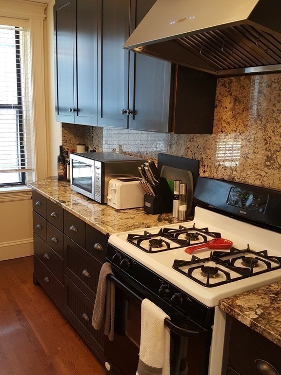 382 Riverway, Fenway