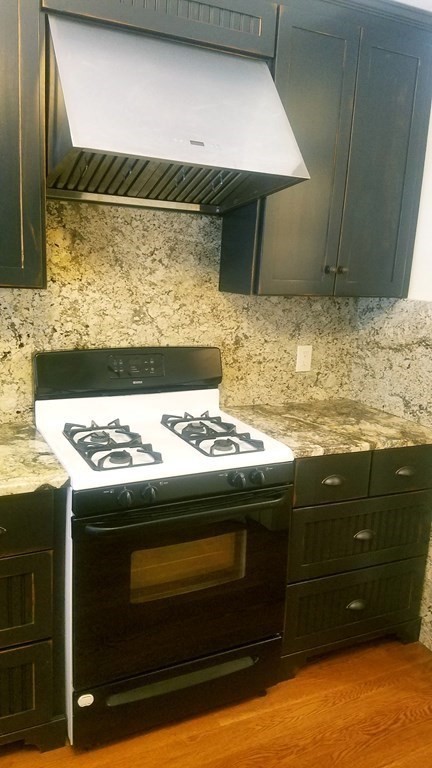 382 Riverway, Fenway