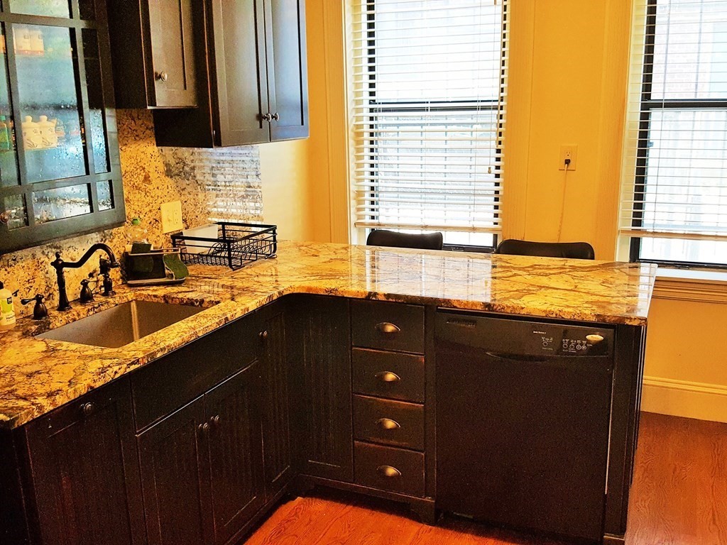 382 Riverway, Fenway