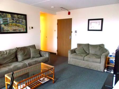 400 Massachusetts Ave, South End