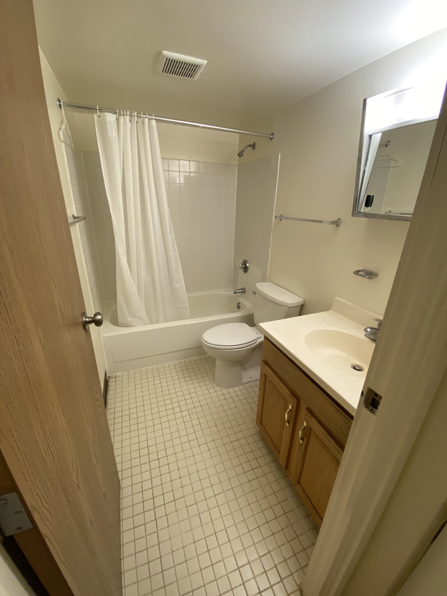 3 bed, 2 bath apartment for rent at 402 Massachusetts Ave Unit 2, South End — photo 22 of 23