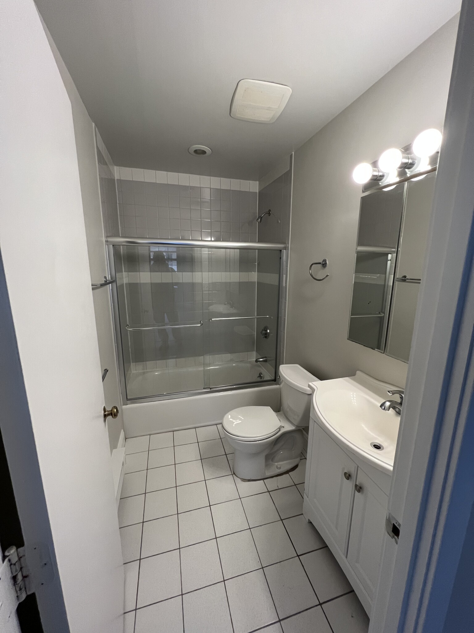 166 Saint Botolph St, South End