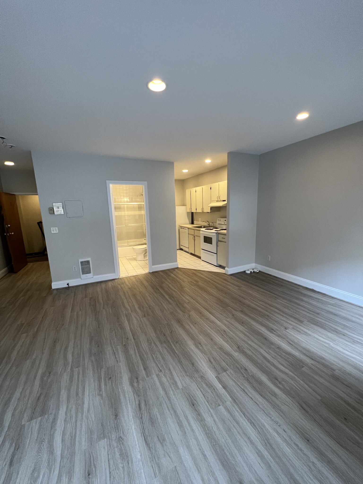 166 Saint Botolph St, South End