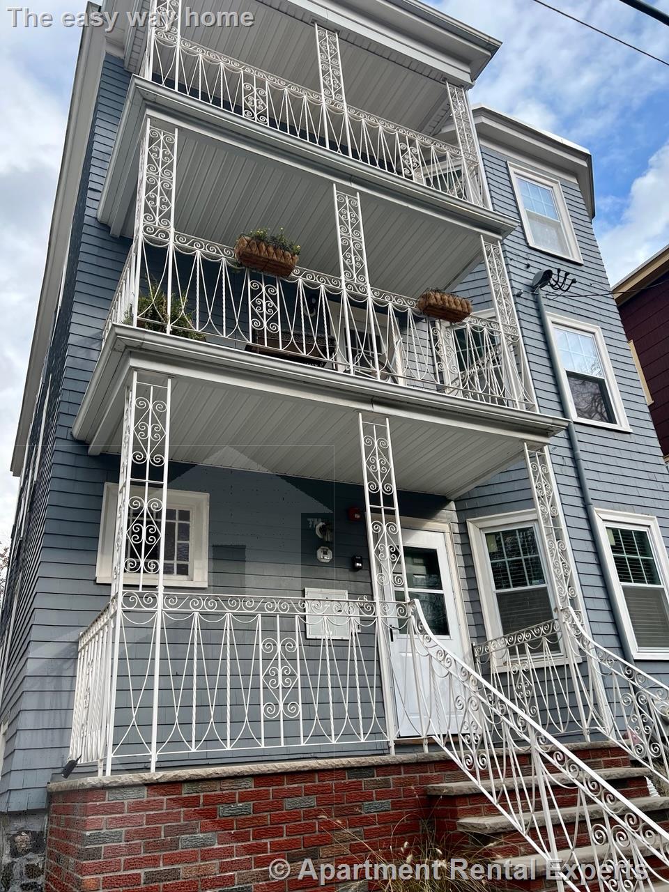 68 Line St, Ward Two