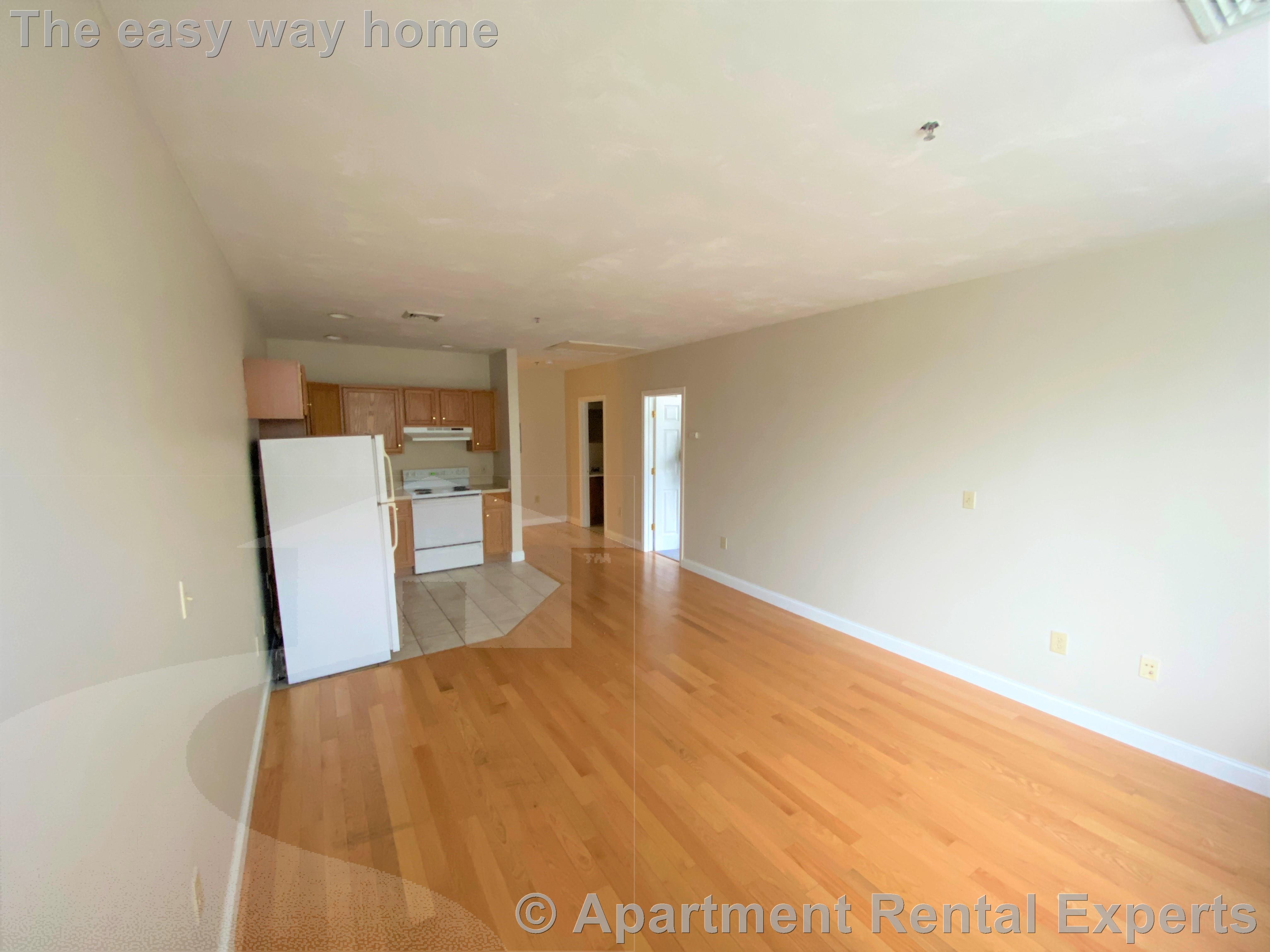 1 bed, 1 bath apartment for rent at 15 Pearl Unit 05, Central Square — photo 3 of 10