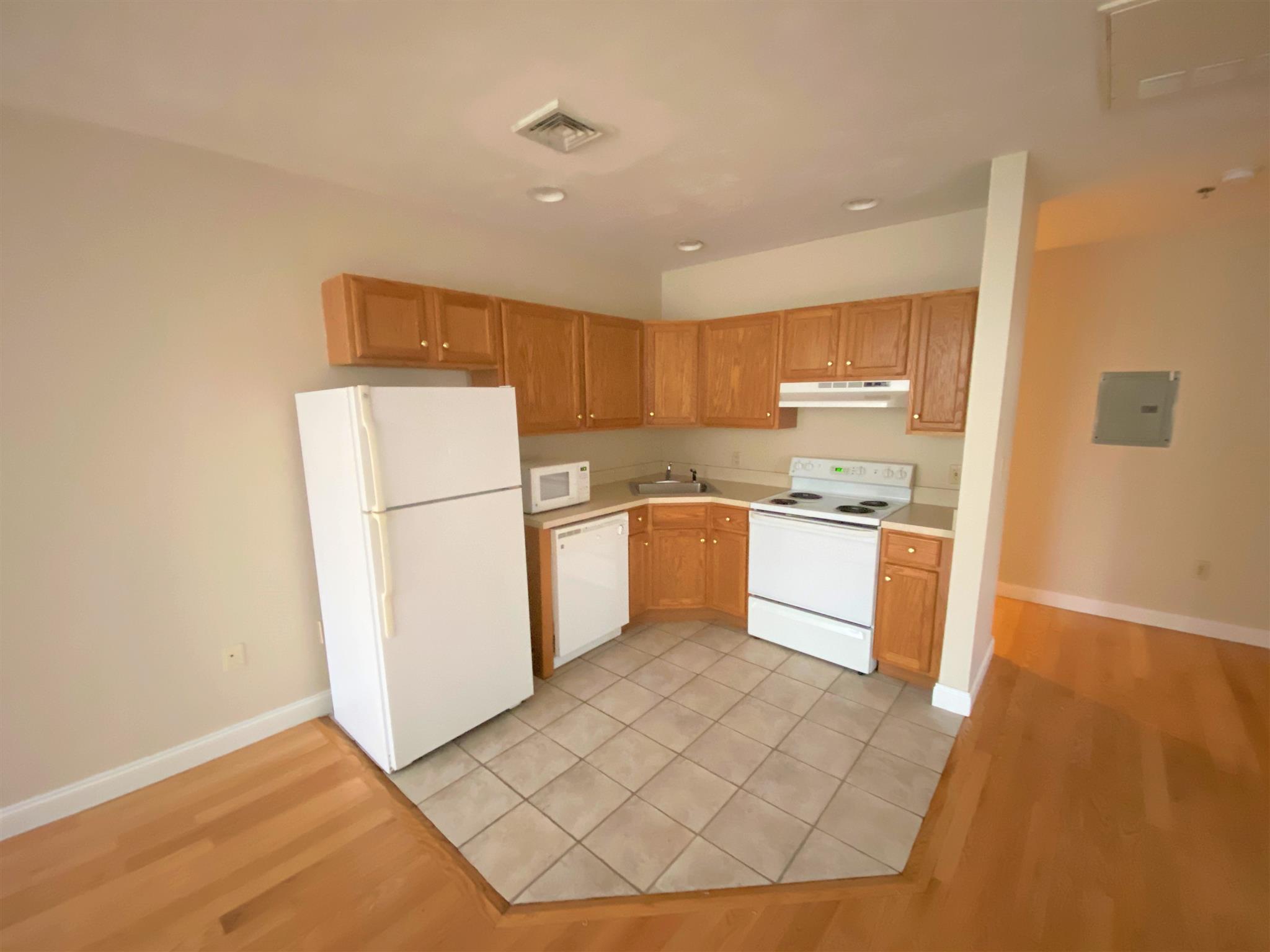 1 bed, 1 bath apartment for rent at 15 Pearl St Unit 6, Central Square