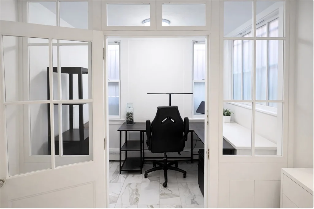 133 Commonwealth Ave, Back Bay