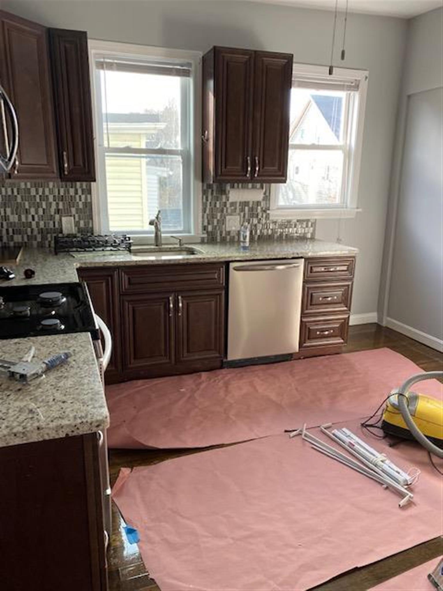 2.5 bed, 1 bath apartment for rent at 8 Essex St Unit 2, Gilman Square — photo 16 of 18