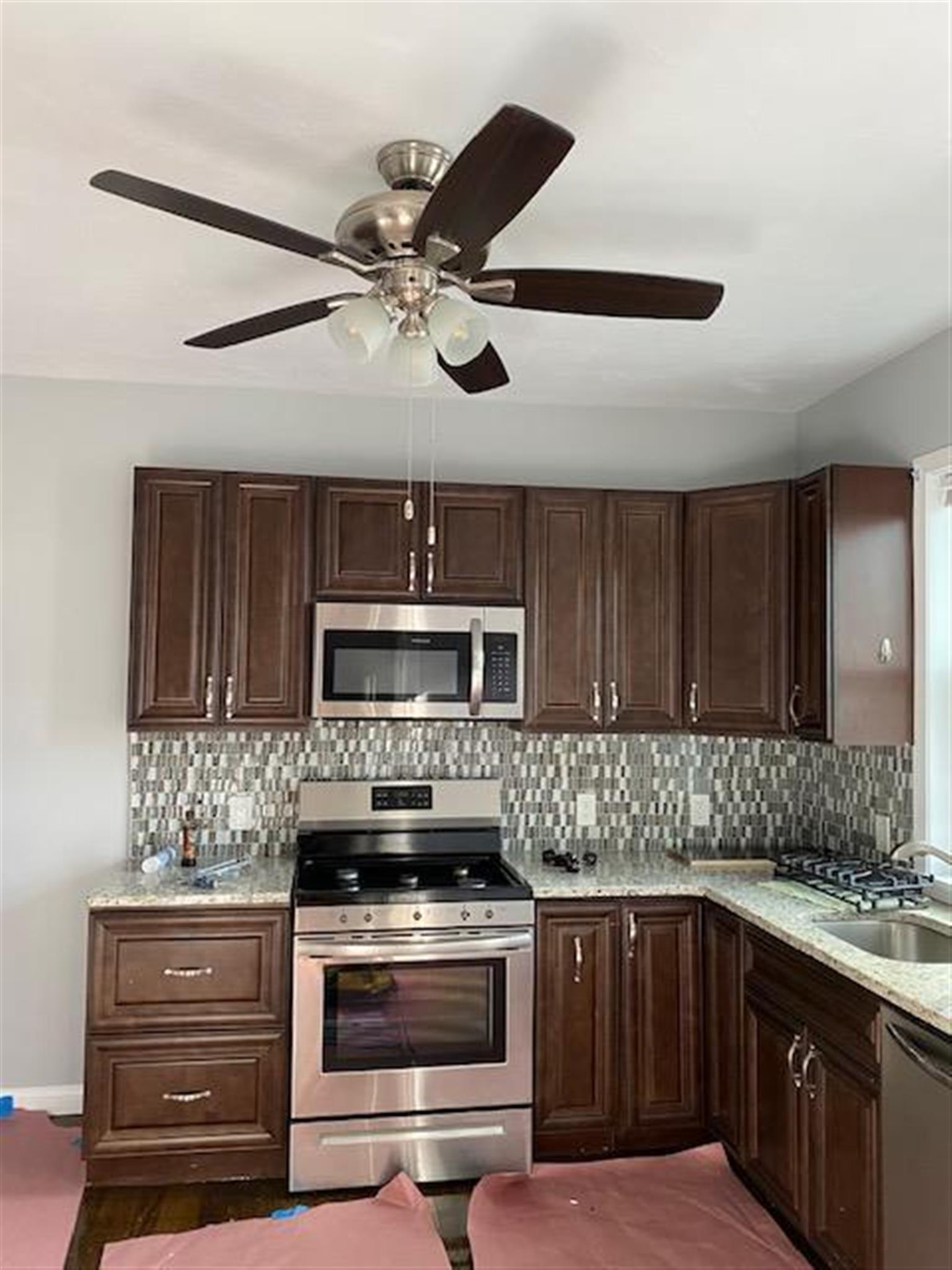2.5 bed, 1 bath apartment for rent at 8 Essex St Unit 2, Gilman Square — photo 1 of 18