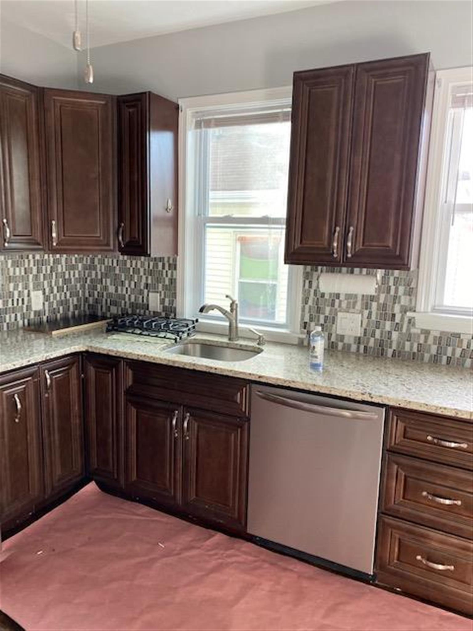 2.5 bed, 1 bath apartment for rent at 8 Essex St Unit 2, Gilman Square — photo 2 of 18
