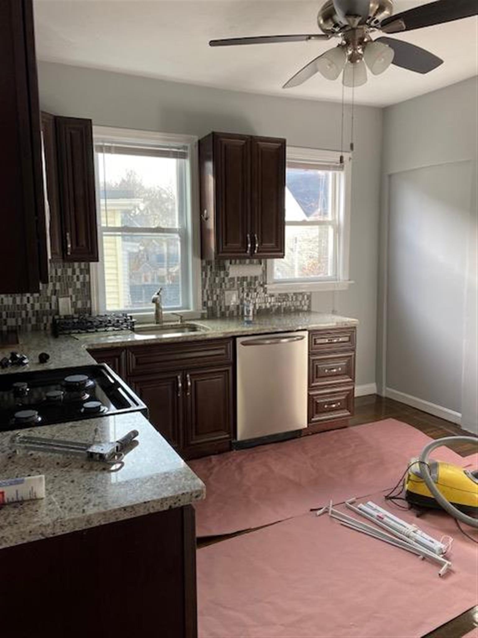 2.5 bed, 1 bath apartment for rent at 8 Essex St Unit 2, Gilman Square — photo 7 of 18
