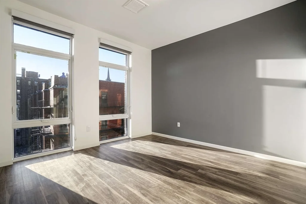 839 Beacon St, Fenway