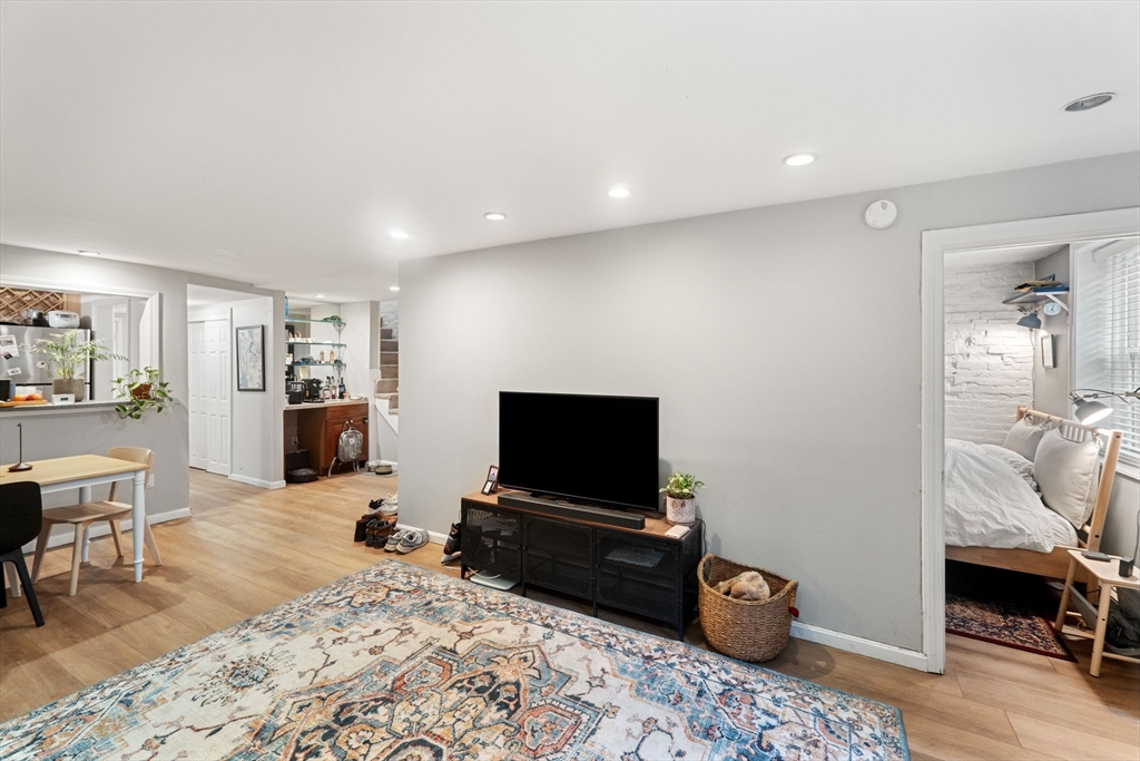 81 Waltham St, Boston