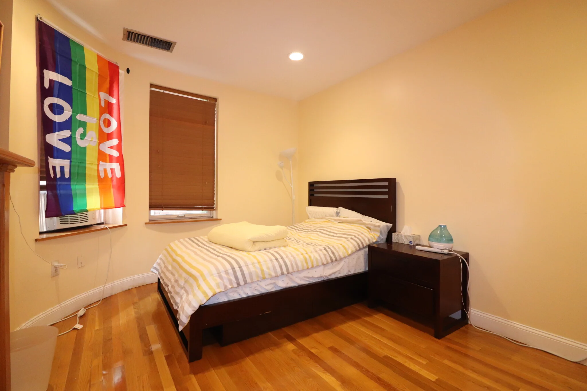 96 Gainsborough St, Fenway