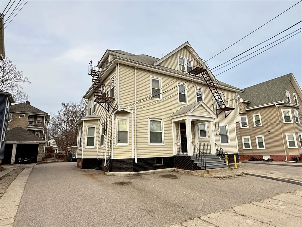 29 John St, Attleboro