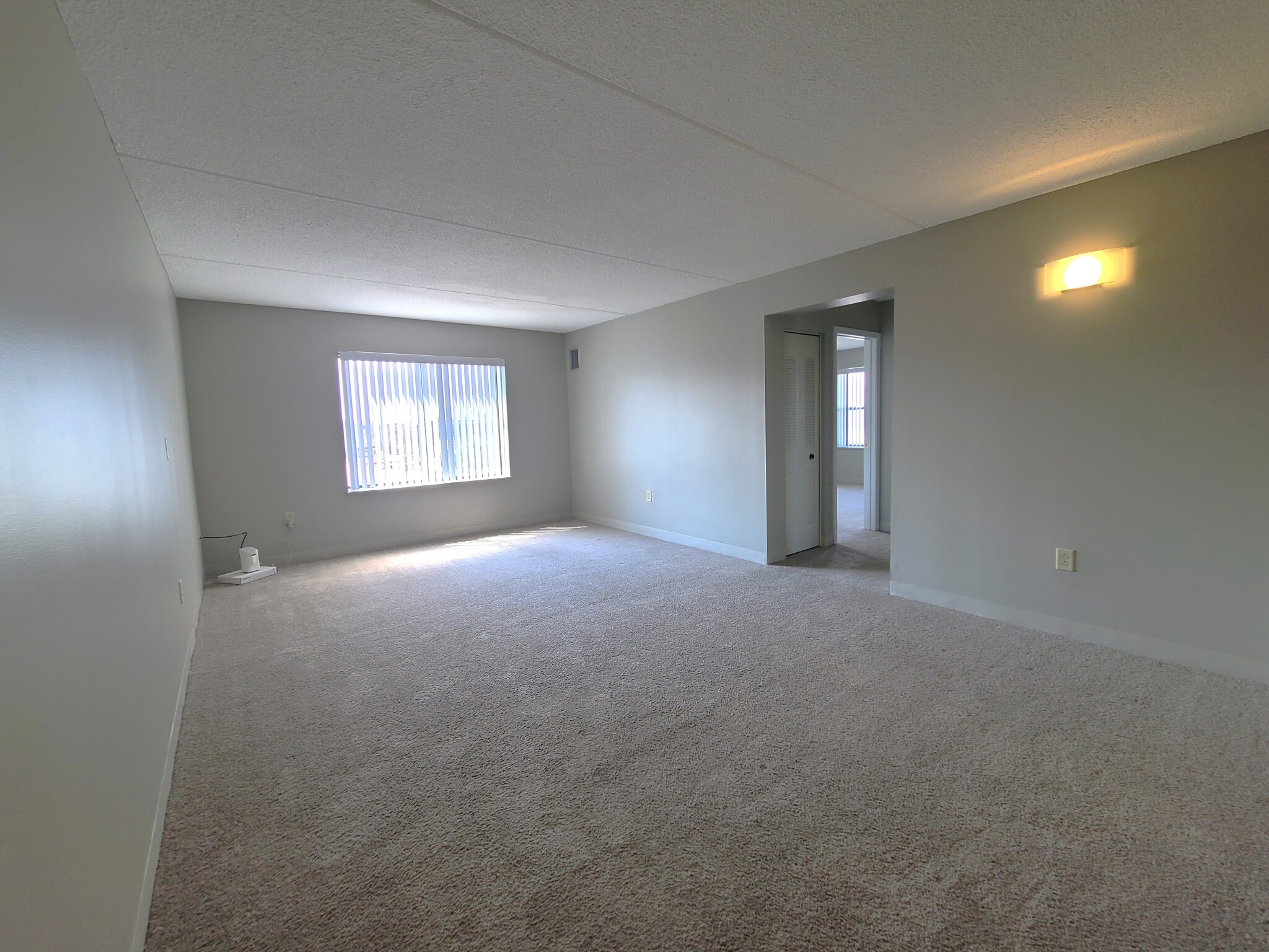 65 North Point Dr, Dorchester