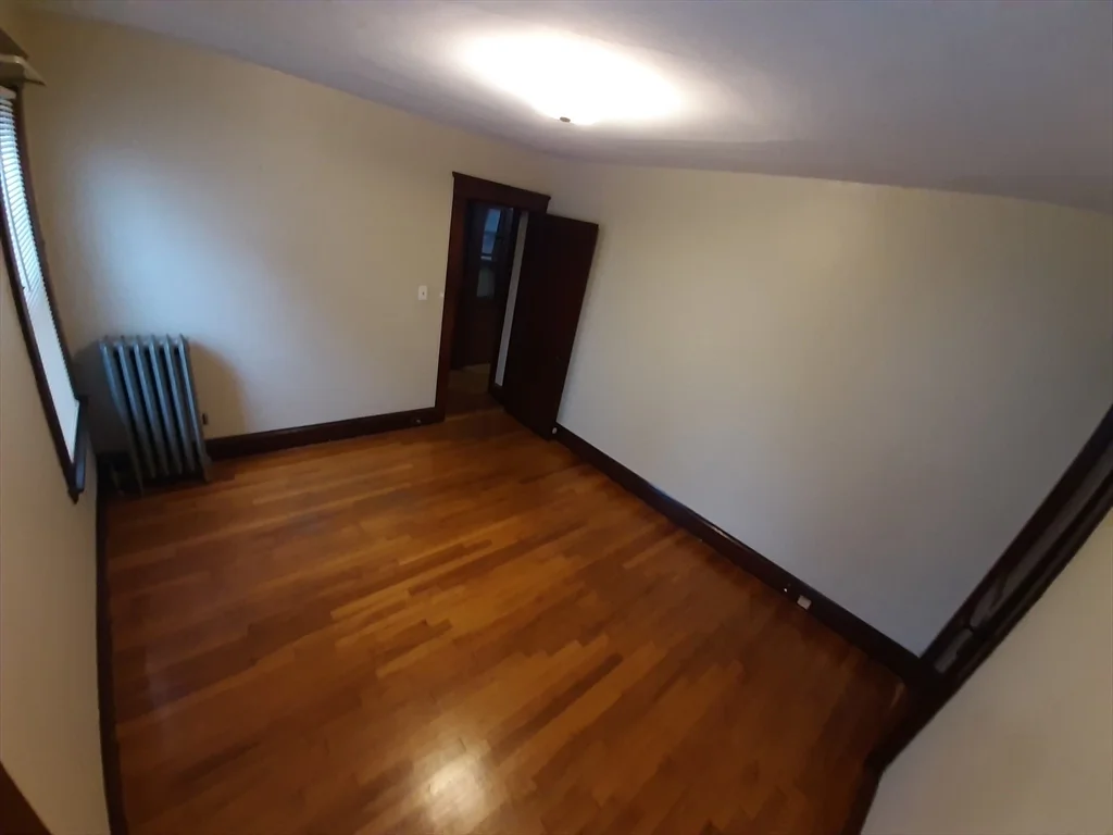 124 Bishop St, Framingham