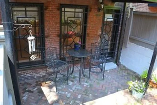 315-317 Beacon St, Back Bay