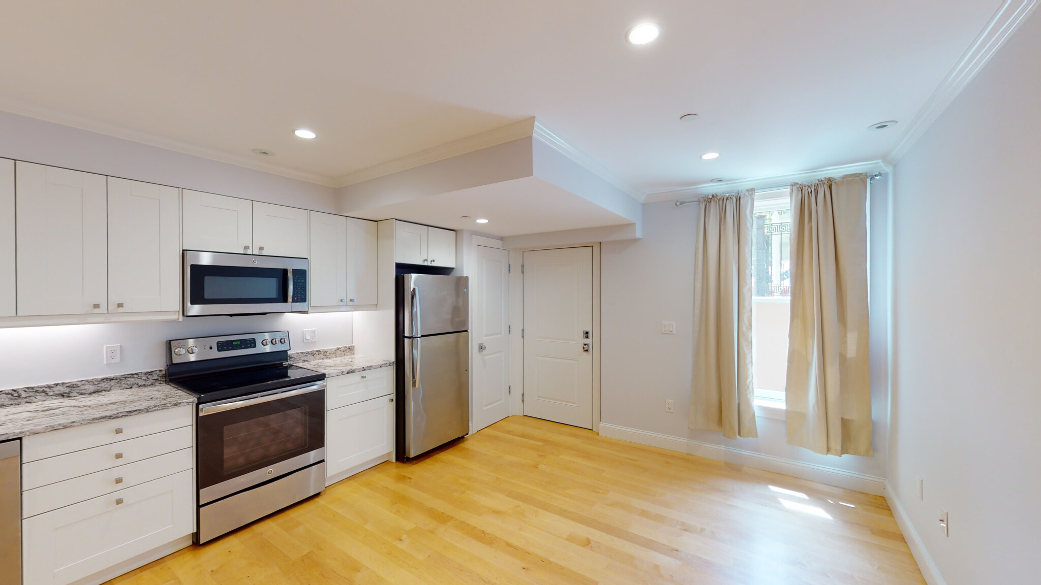 1 bed, 1 bath apartment for rent at 296 Beacon St Unit 1.,, Back Bay — photo 2 of 4