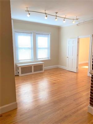 888 Massachusetts Ave, Riverside