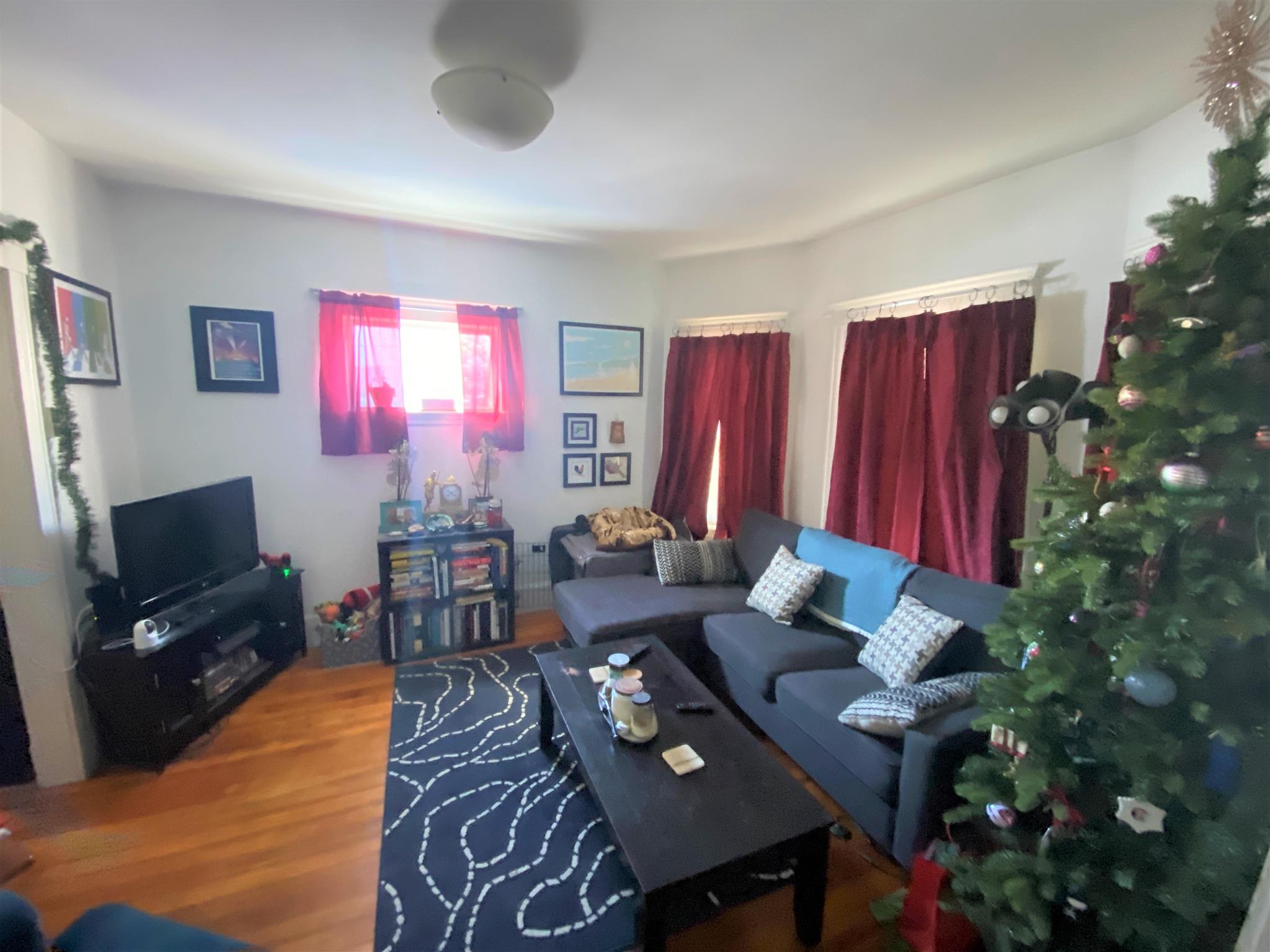 1.5 bed, 1 bath apartment for rent at 42 Newbern Ave Unit 1, Medford — photo 4 of 7