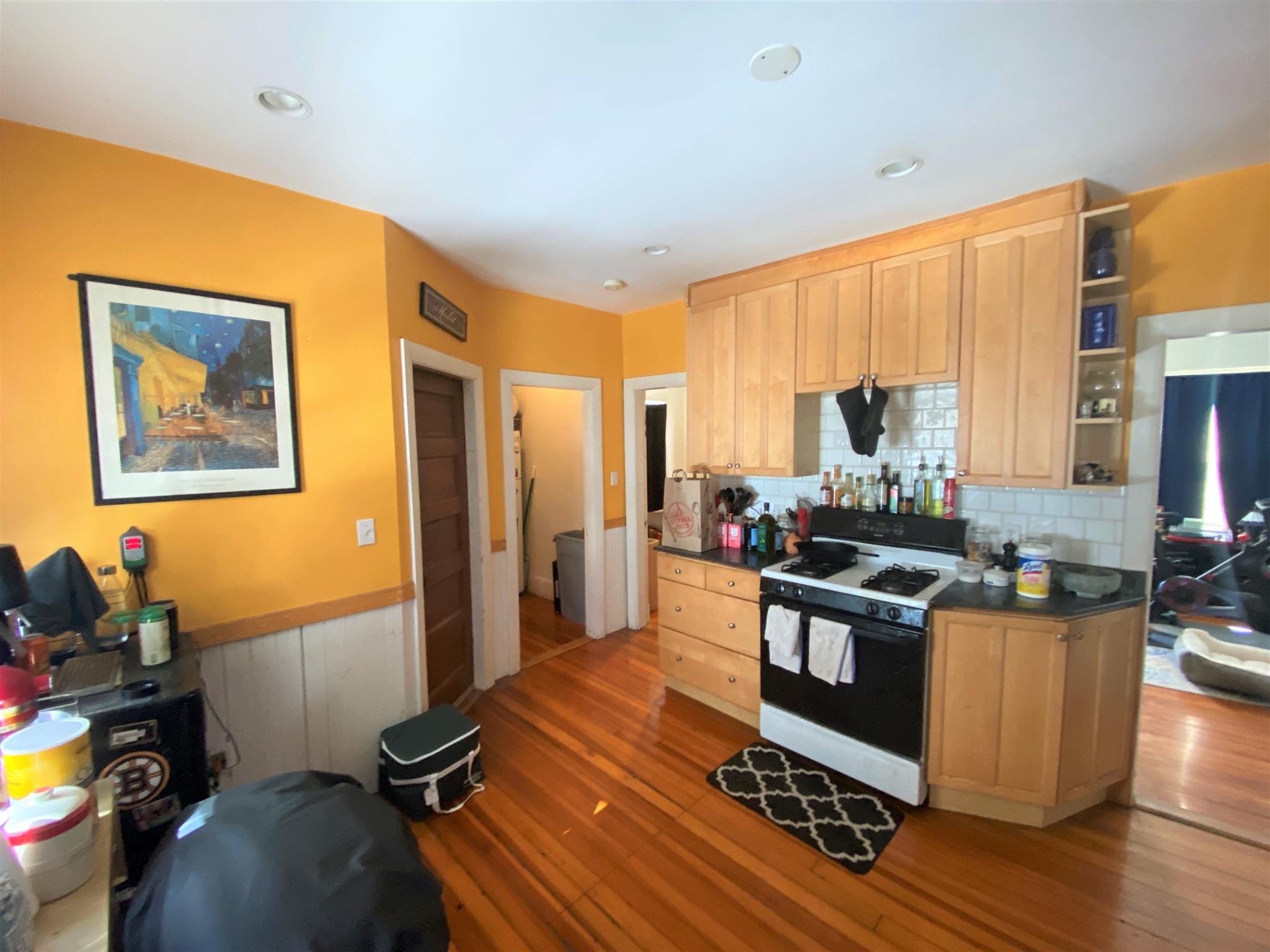 1.5 bed, 1 bath apartment for rent at 42 Newbern Ave Unit 1, Medford — photo 1 of 7