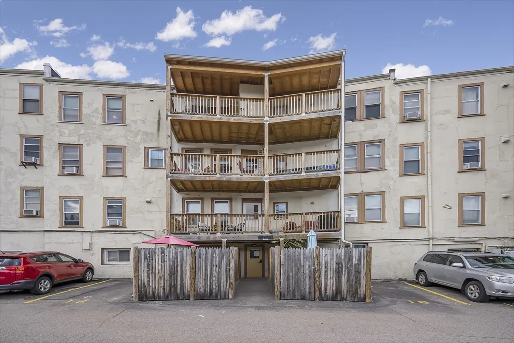 1730 Commonwealth Ave, Brighton