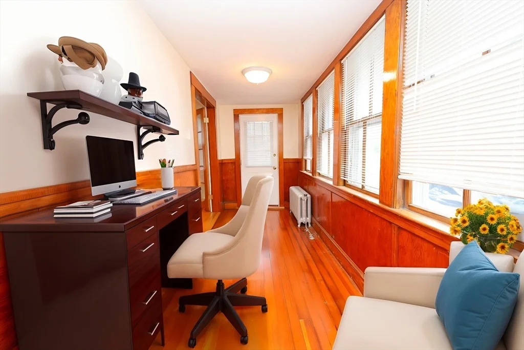 148 Neponset, Canton