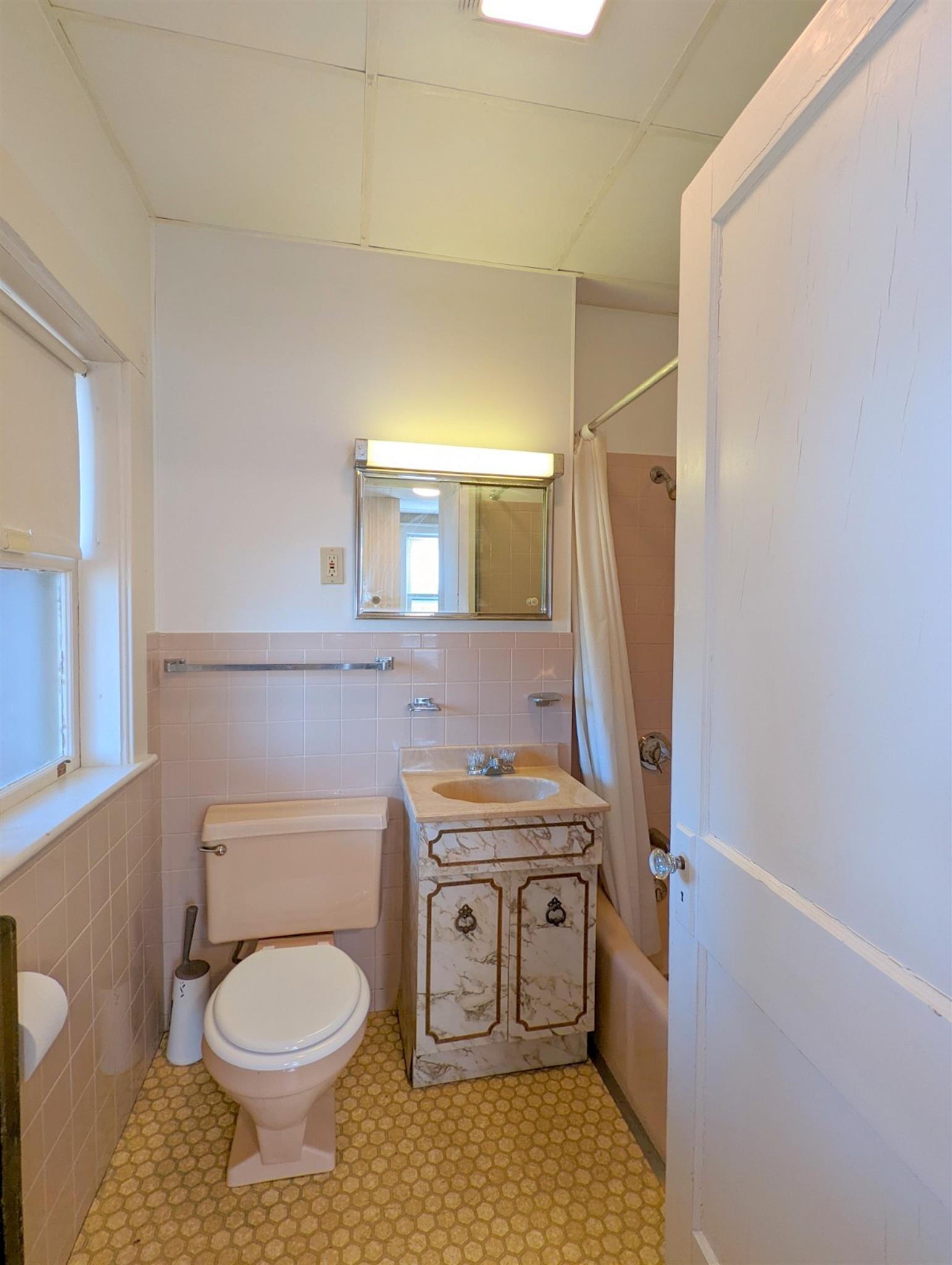 1 bed, 1 bath apartment for rent at 129 Boston Ave Unit A, Medford — photo 12 of 17