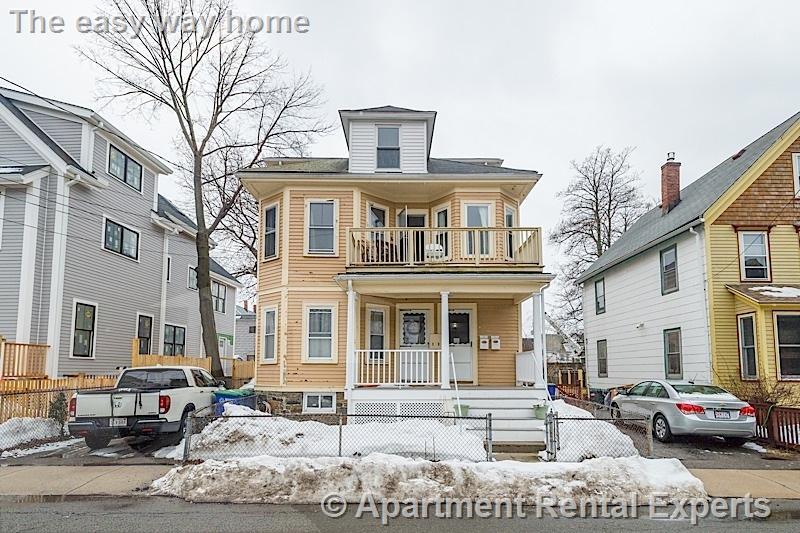 32 Hawthorne St, Davis Square