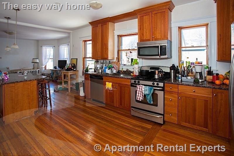 32 Hawthorne St, Davis Square