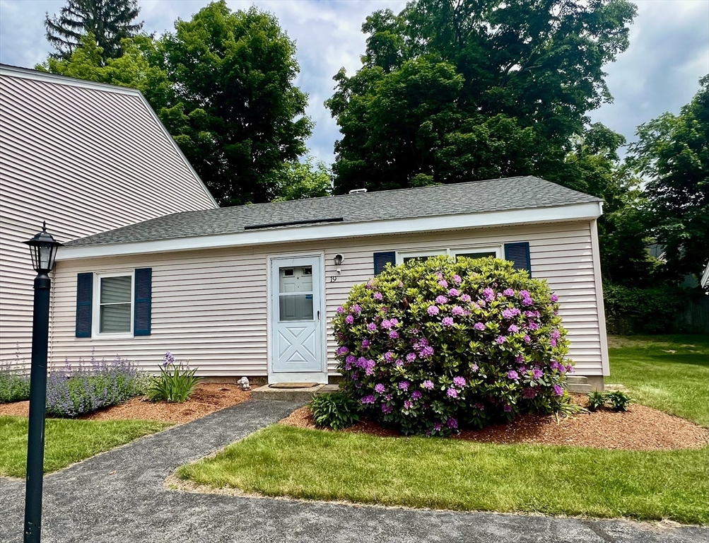 103 Main St, Pepperell