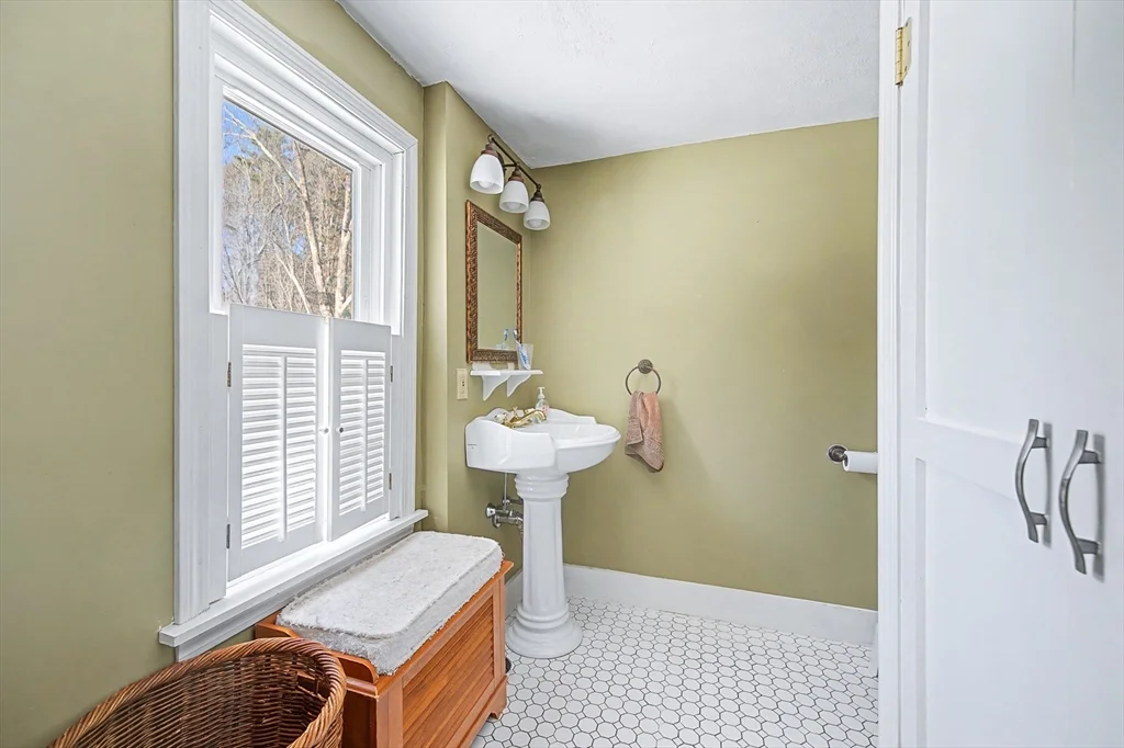 268 Wood St, Hopkinton