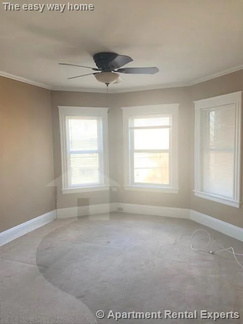 53 Winchester St, Tufts