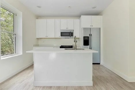 123 Intervale St, Dudley / Brunswick King