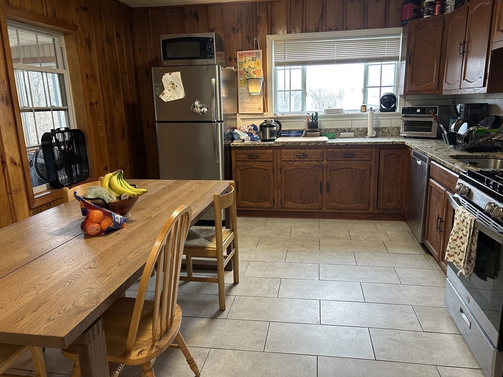 41 Hancock Ave, Medford