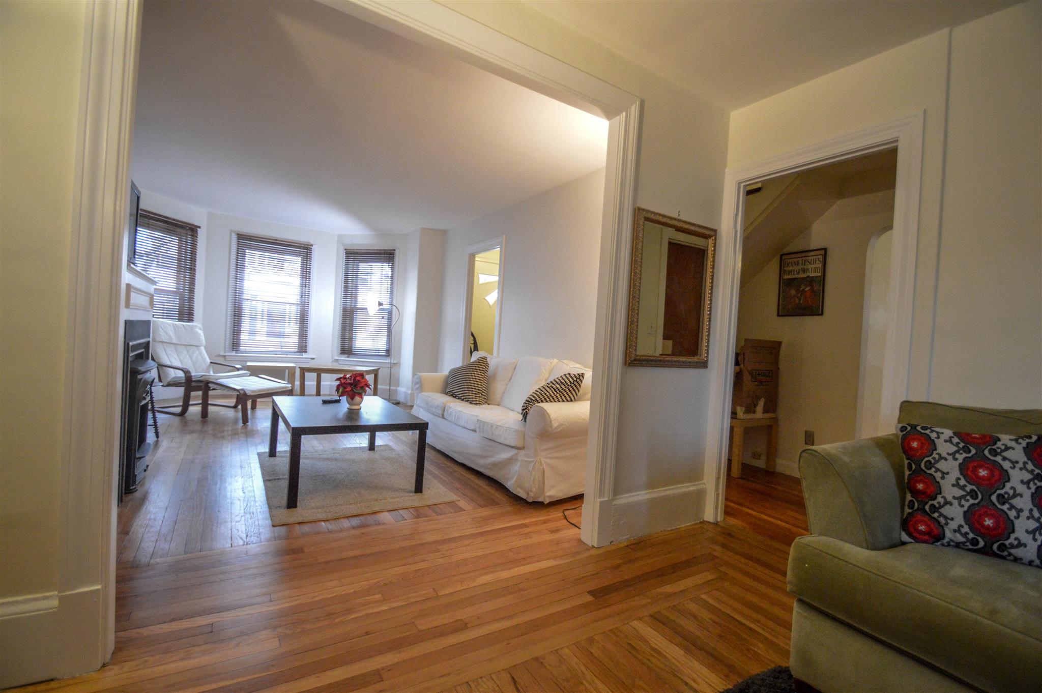 7 bed, 2 bath apartment for rent at 218 Norfolk St Unit 1, Central Square — photo 14 of 21