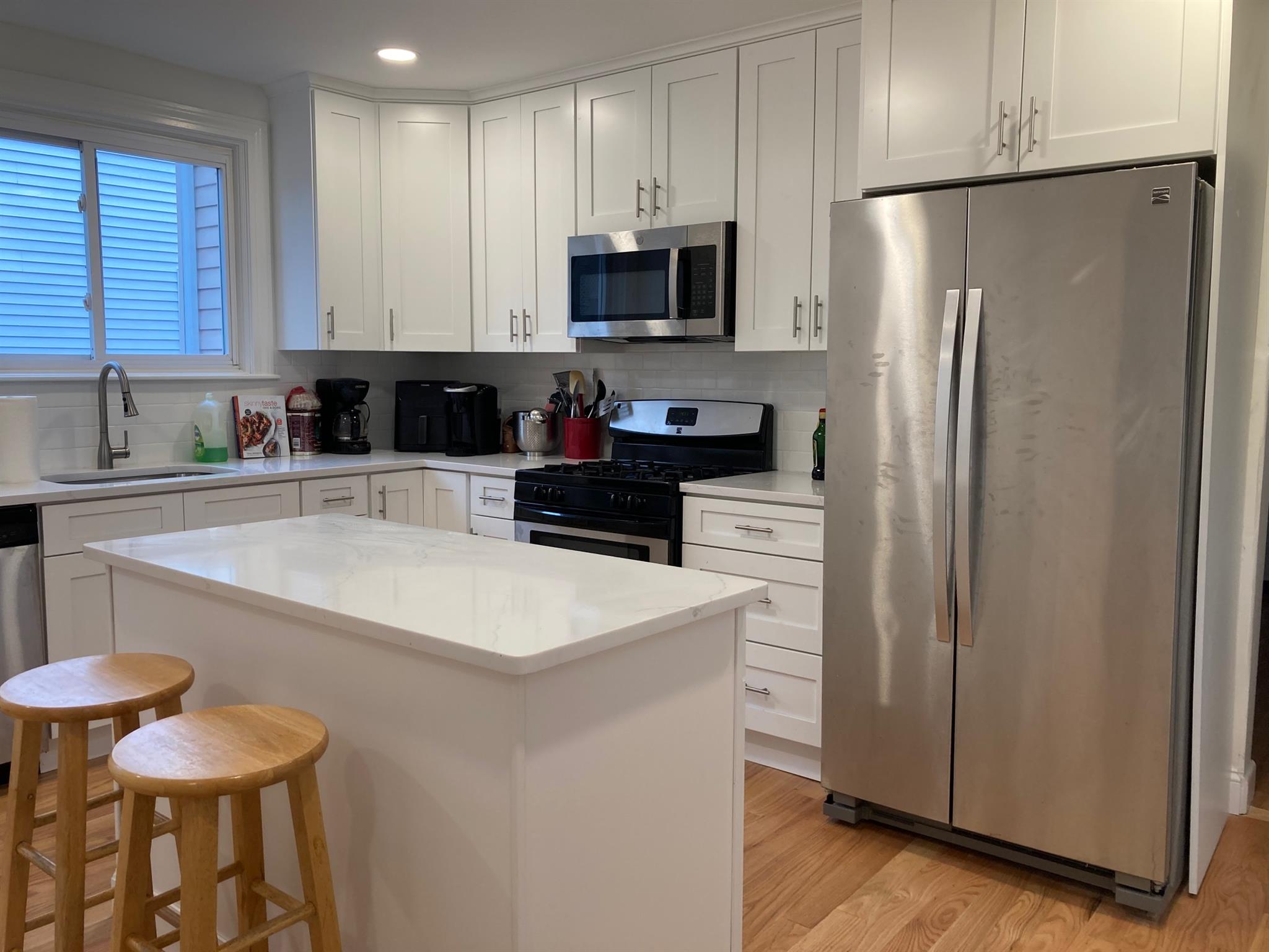 7 bed, 2 bath apartment for rent at 218 Norfolk St Unit 1, Central Square — photo 21 of 21
