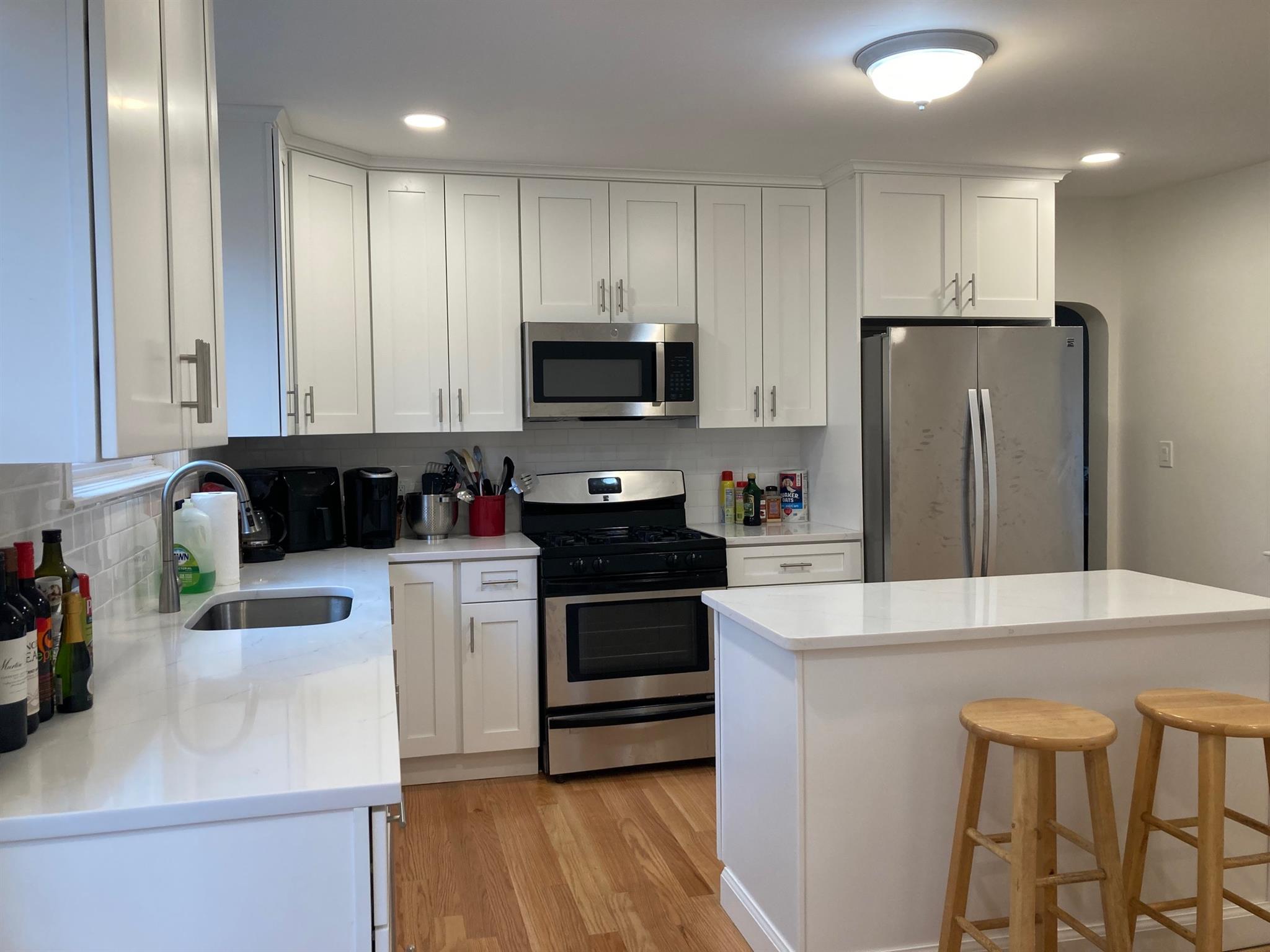 7 bed, 2 bath apartment for rent at 218 Norfolk St Unit 1, Central Square — photo 1 of 21