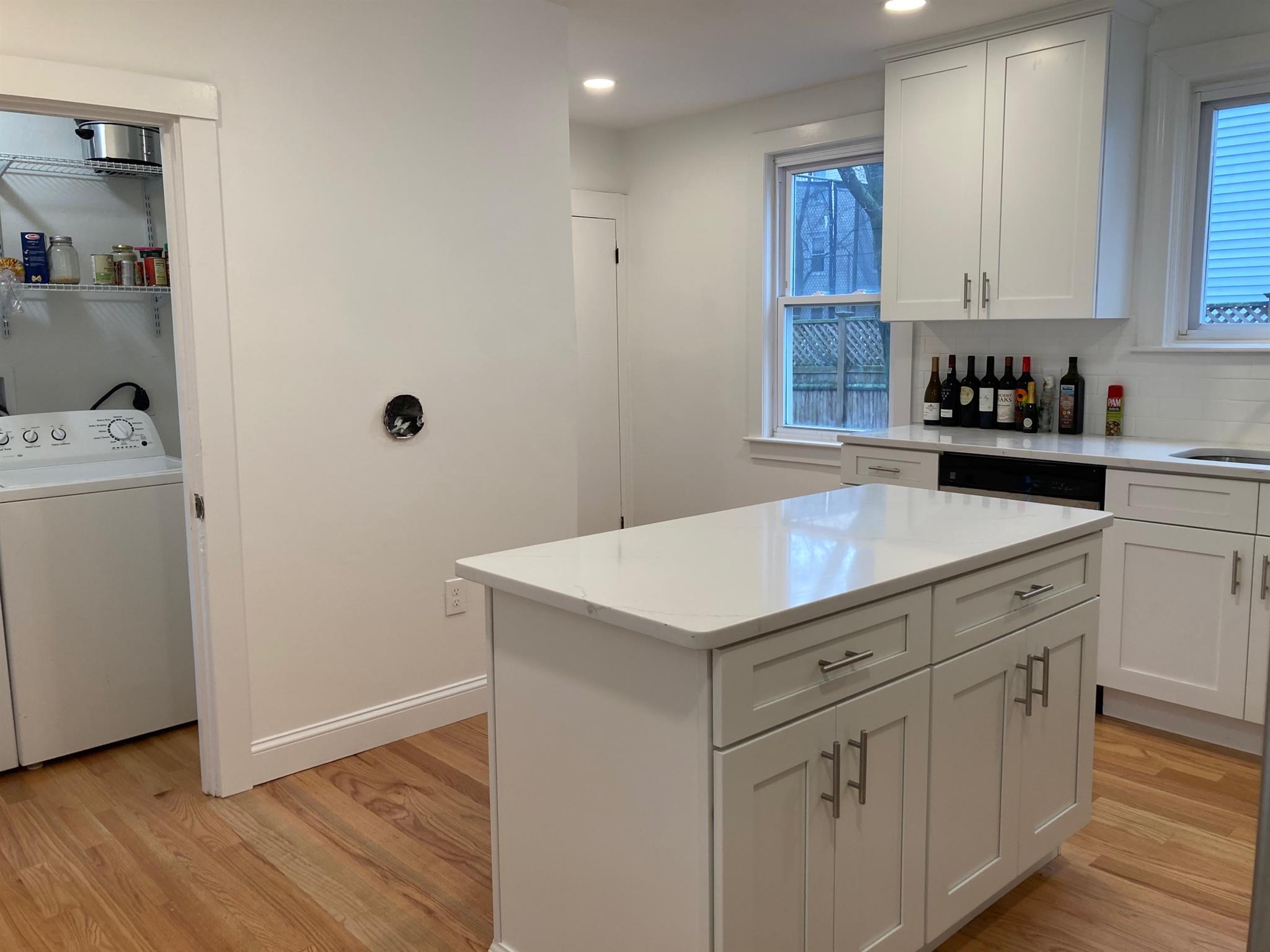7 bed, 2 bath apartment for rent at 218 Norfolk St Unit 1, Central Square — photo 2 of 21