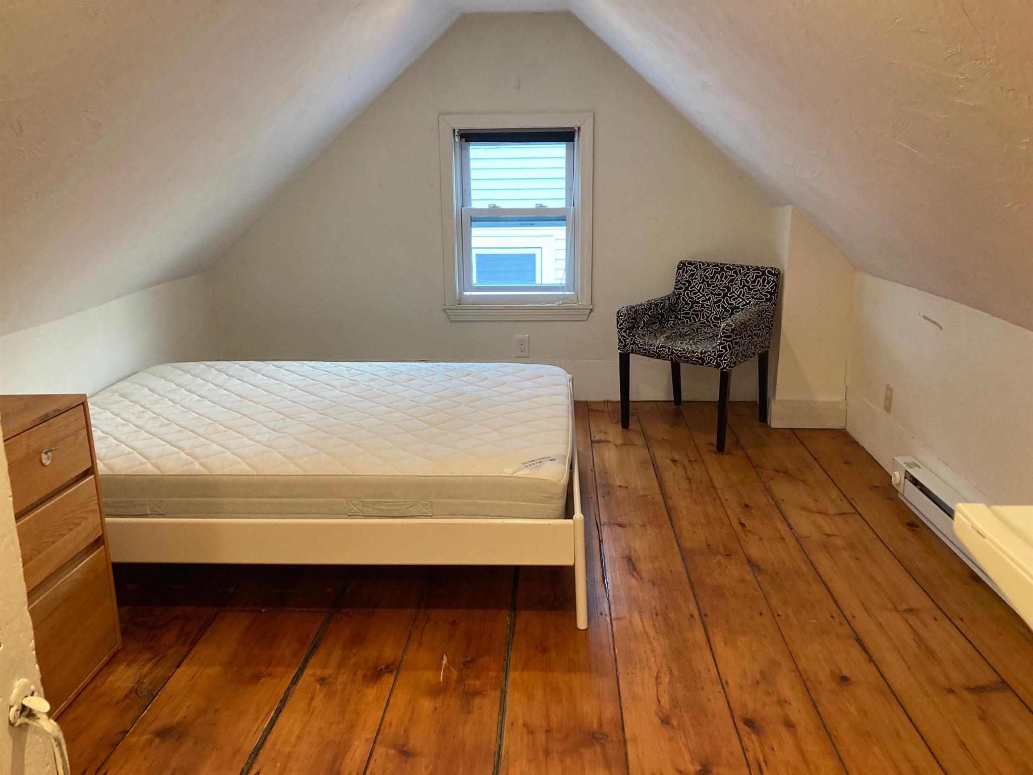 7 bed, 2 bath apartment for rent at 218 Norfolk St Unit 1, Central Square — photo 6 of 21