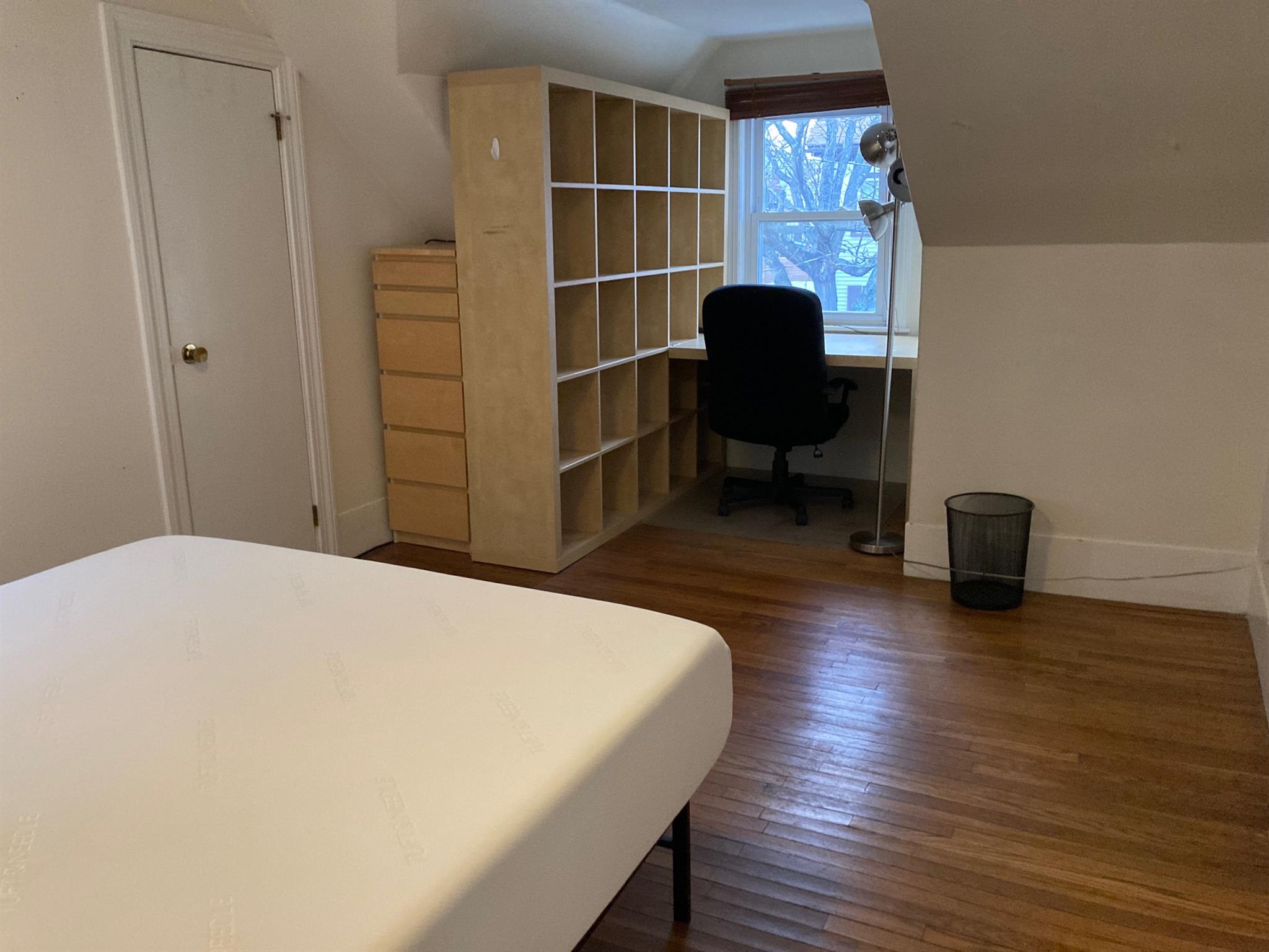 7 bed, 2 bath apartment for rent at 218 Norfolk St Unit 1, Central Square — photo 8 of 21