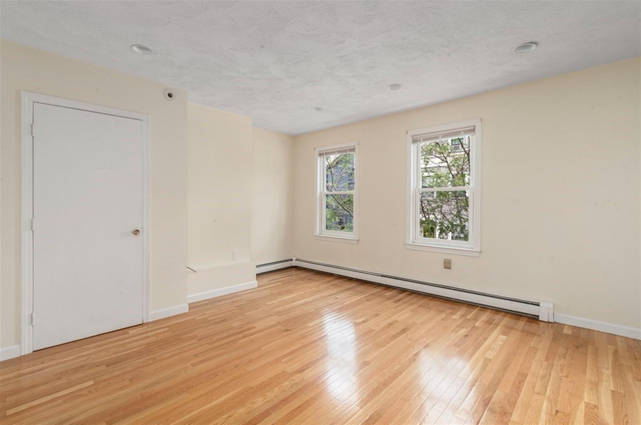 4.5 bed, 1.5 bath apartment for rent at 31 6th St Unit 0, East Cambridge — photo 4 of 15