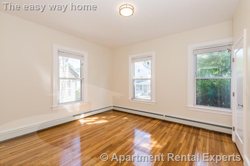 126 Monument St, West Medford