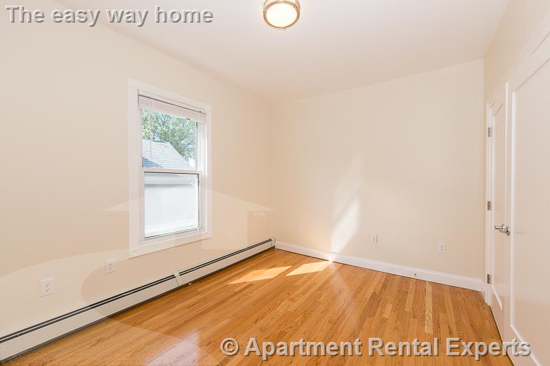 126 Monument St, West Medford