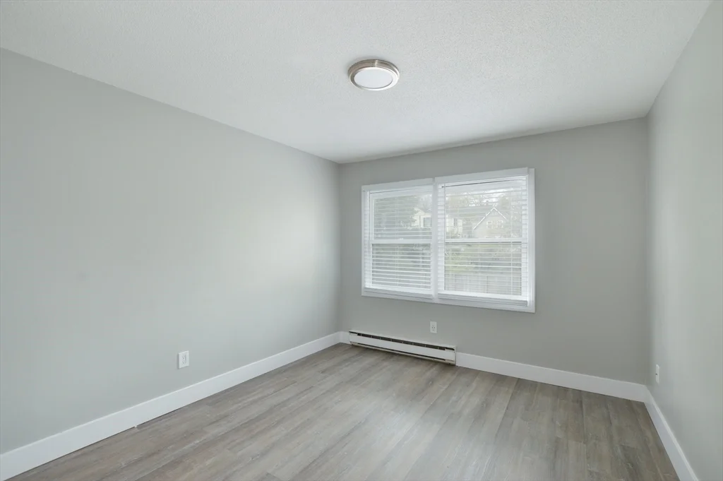1049 Pleasant St, New Bedford
