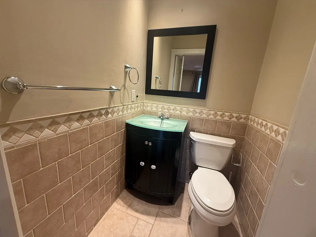 4 Shadowbrook Ln, Milford