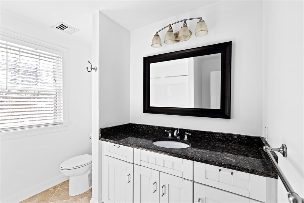 47 Fottler Rd, Hingham