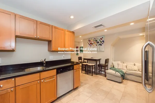 34 Edgerly Rd, Fenway