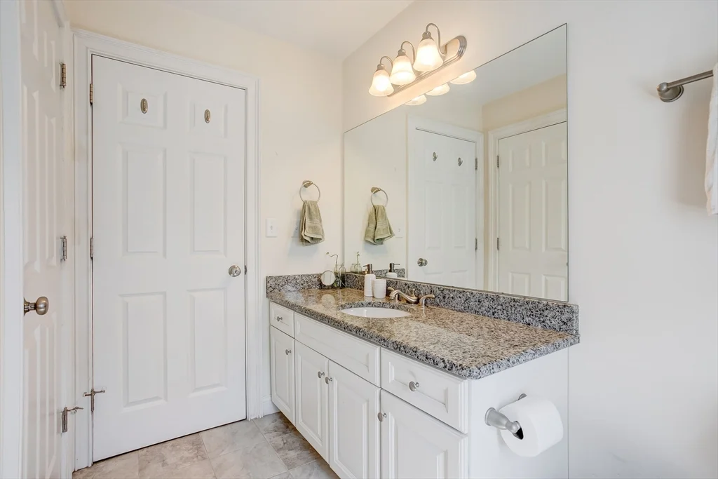 3 Hawthorne St, Woburn